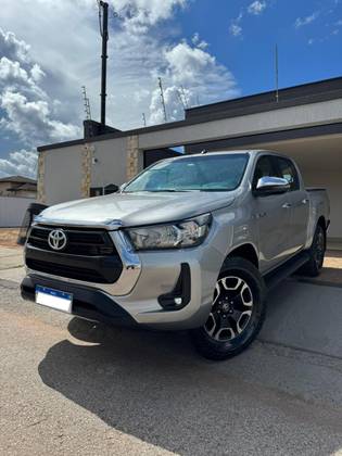 TOYOTA HILUX 2.8 D-4D TURBO DIESEL CD SRV 4X4 AUTOMÁTICO